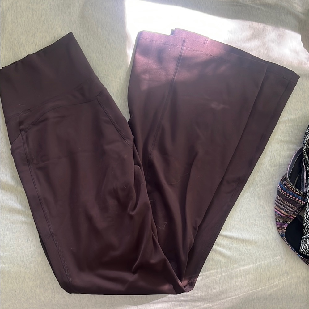 Women's High-Waisted dark plum flare leggings
